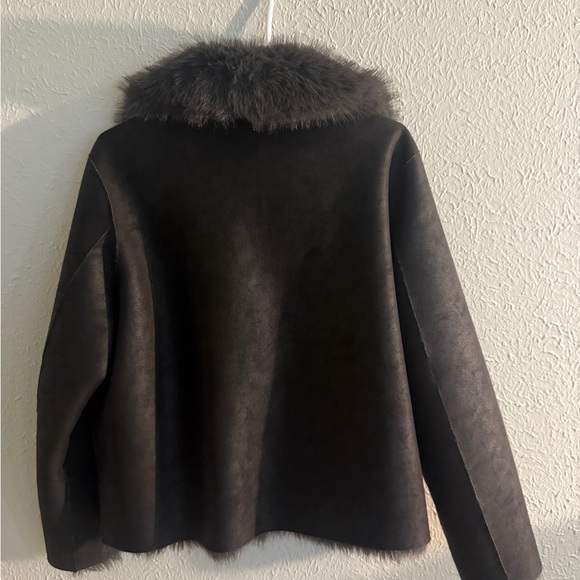 Zara Reversible Faux Fur Women's jacket - Picture 4 of 10